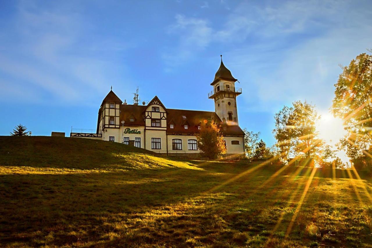 Hotel Petrin Jablonec nad Nisou Kültér fotó
