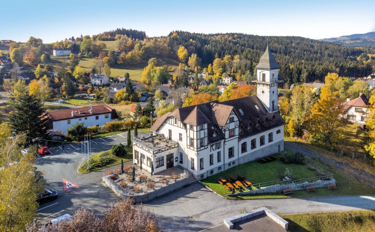 Hotel Petrin Jablonec nad Nisou Kültér fotó