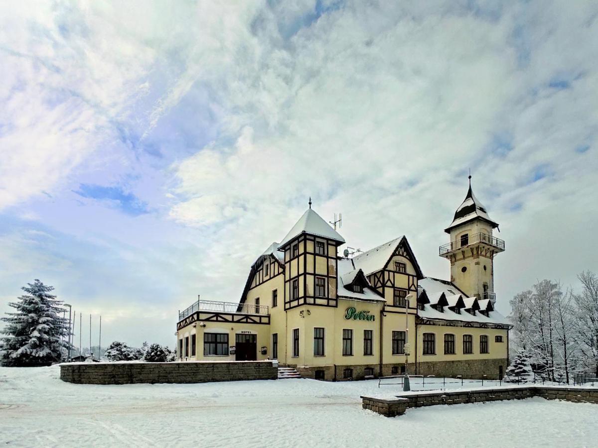 Hotel Petrin Jablonec nad Nisou Kültér fotó