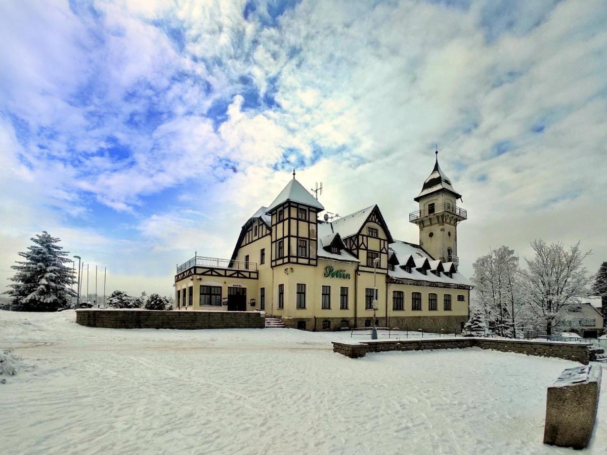 Hotel Petrin Jablonec nad Nisou Kültér fotó
