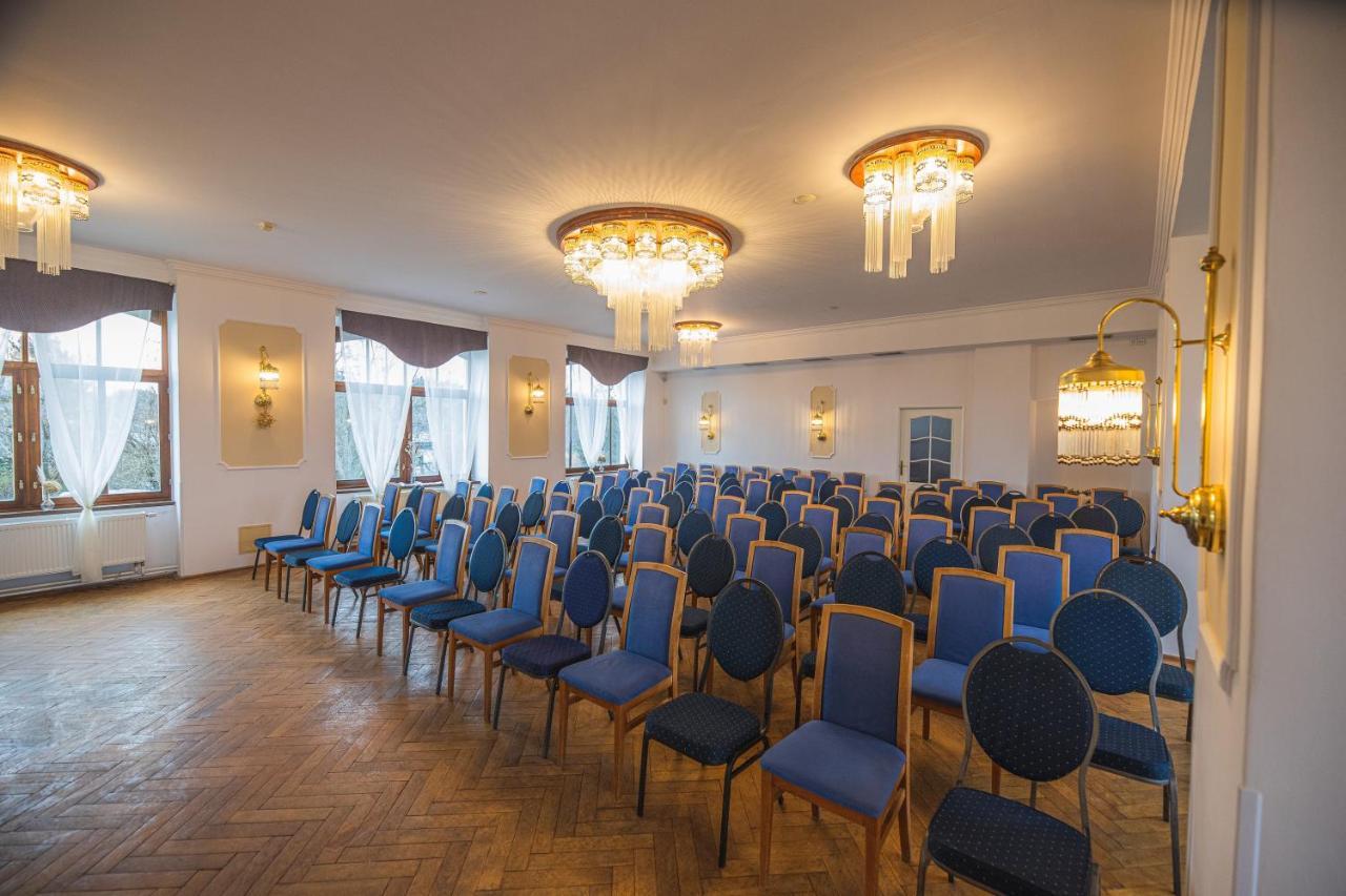 Hotel Petrin Jablonec nad Nisou Kültér fotó